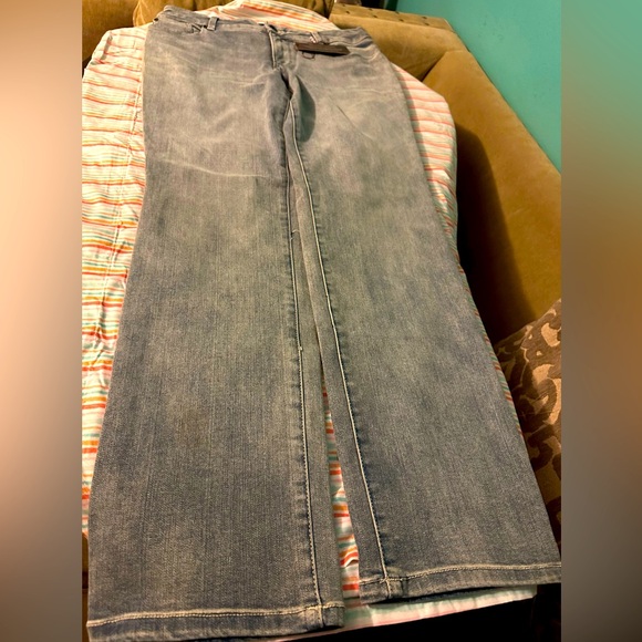 NWT Chico blue jeans in 1.5 size a little faded look w/ seam decor on bottom - Picture 1 of 3